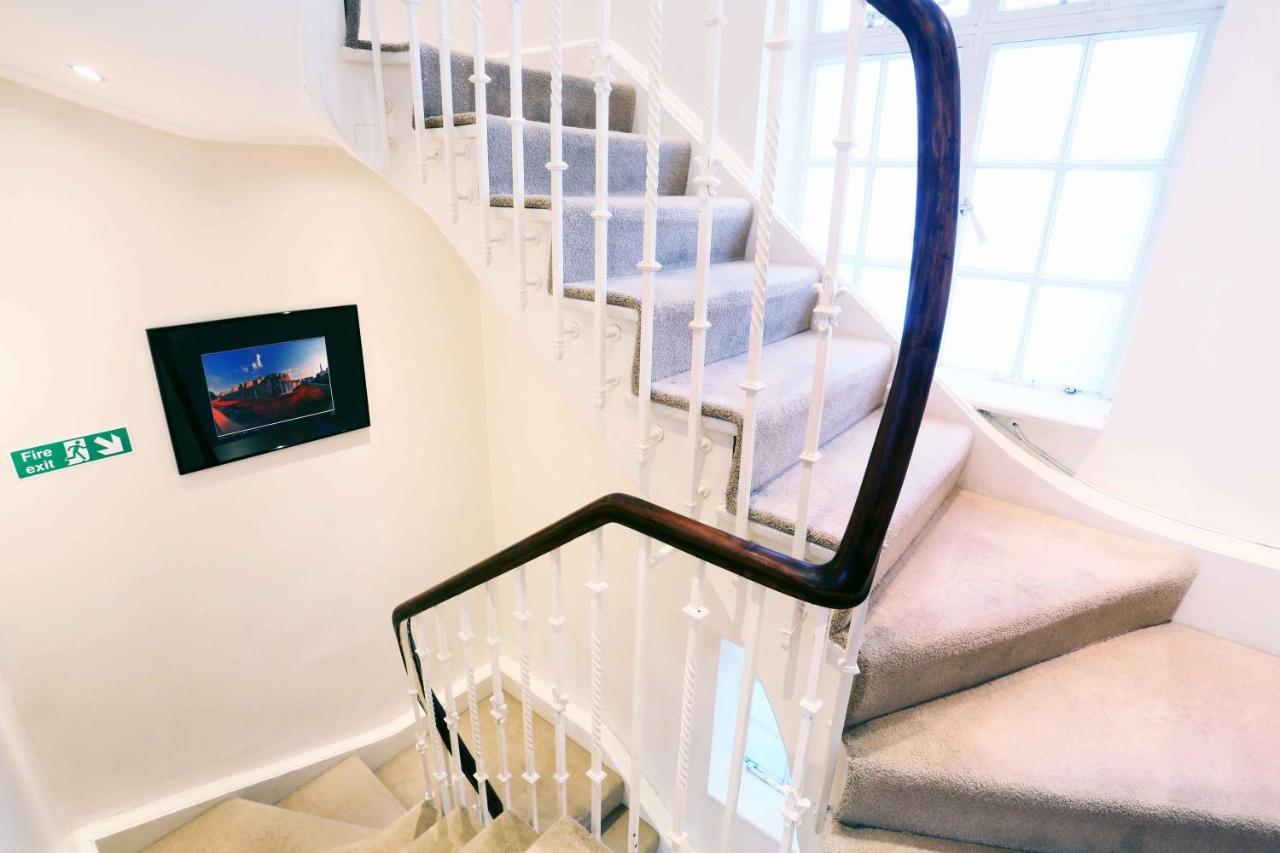 Piccadilly Circus Suites London