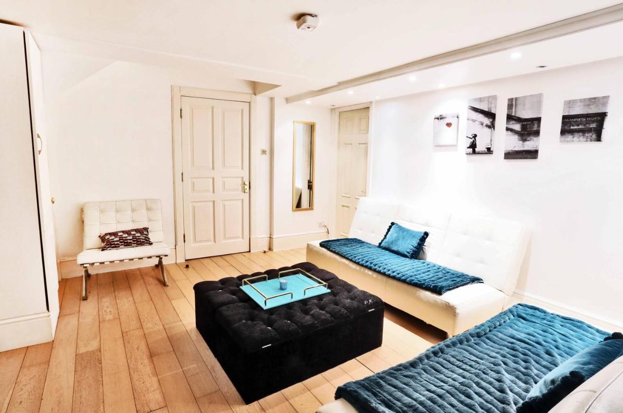 Piccadilly Circus Suites * London