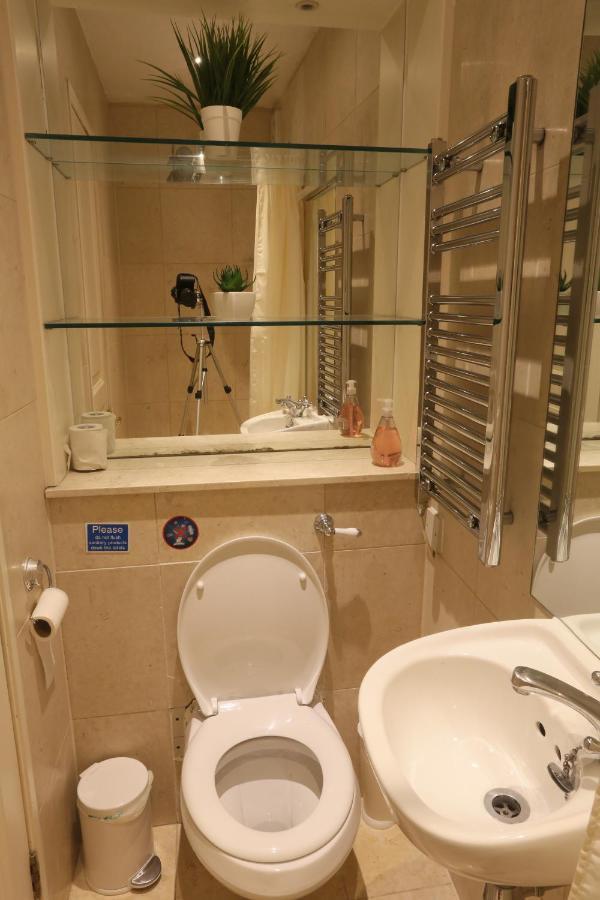 Piccadilly Circus Suites * London
