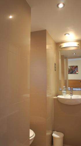 Hotel Caring London