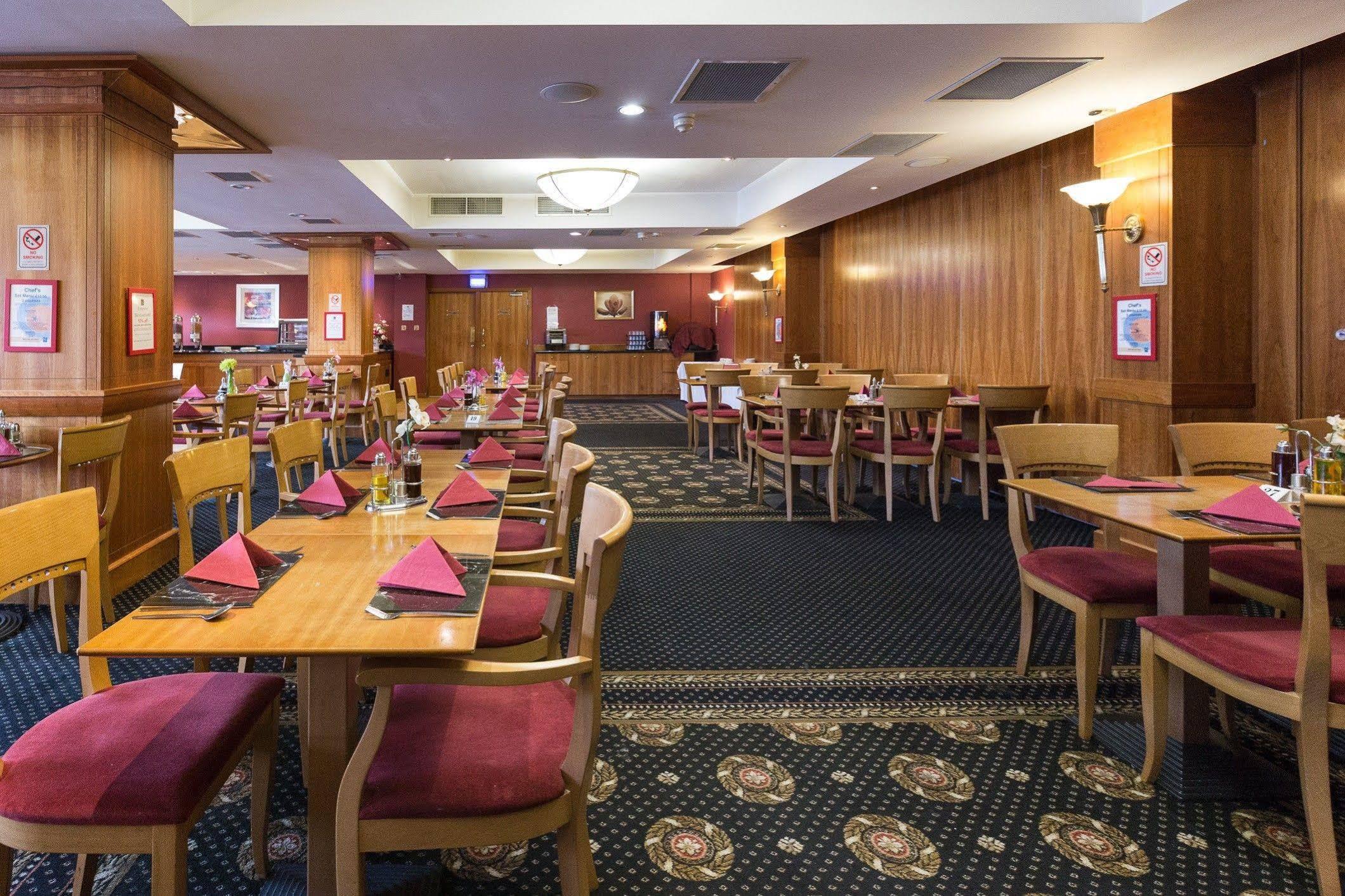 - Wembley International Hotel 3*