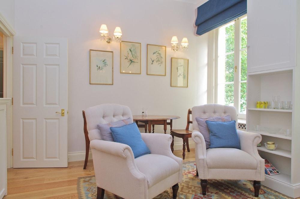 The Agent Hyde Park King Bed 3* London