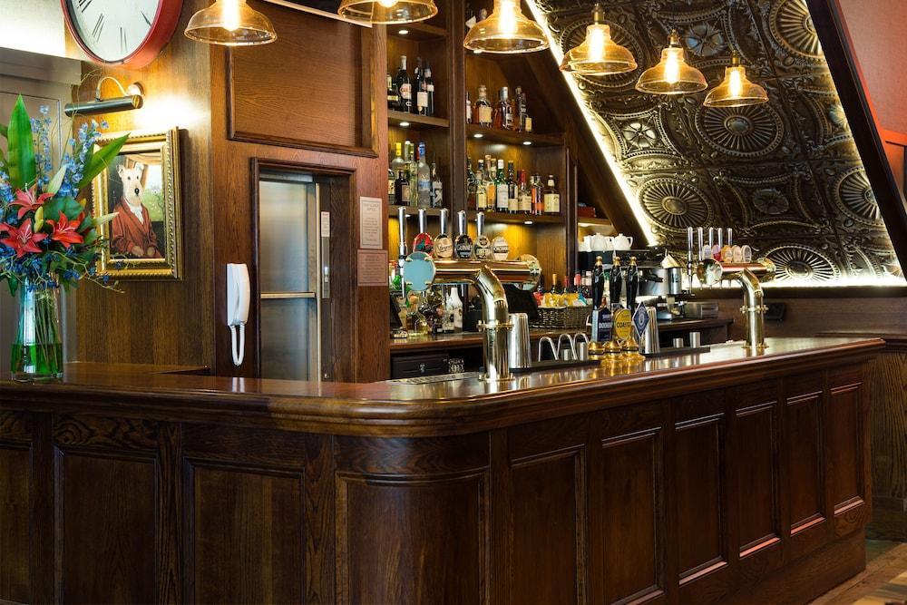 The Grafton Arms Pub & Guest house