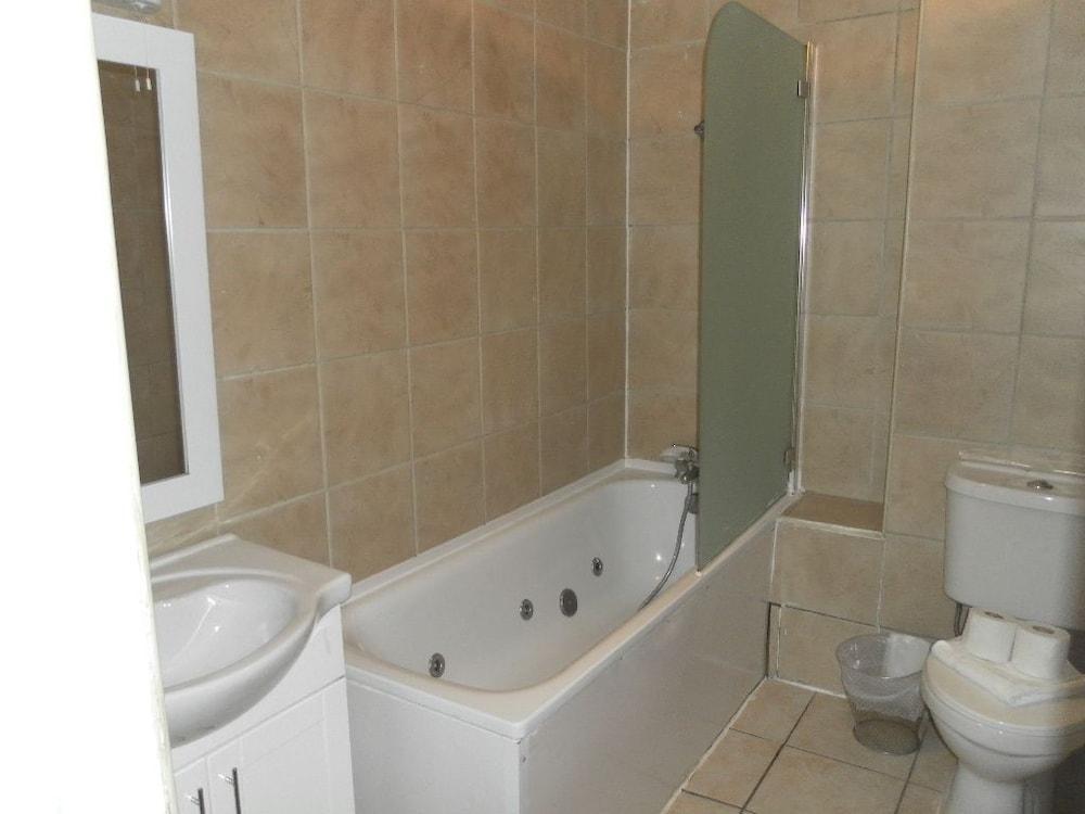Access Earls Court * London