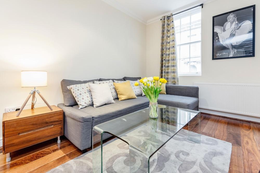 Spectacular Two Bed Hotel Londres